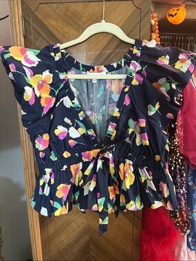 Women’s Cropped Blouse